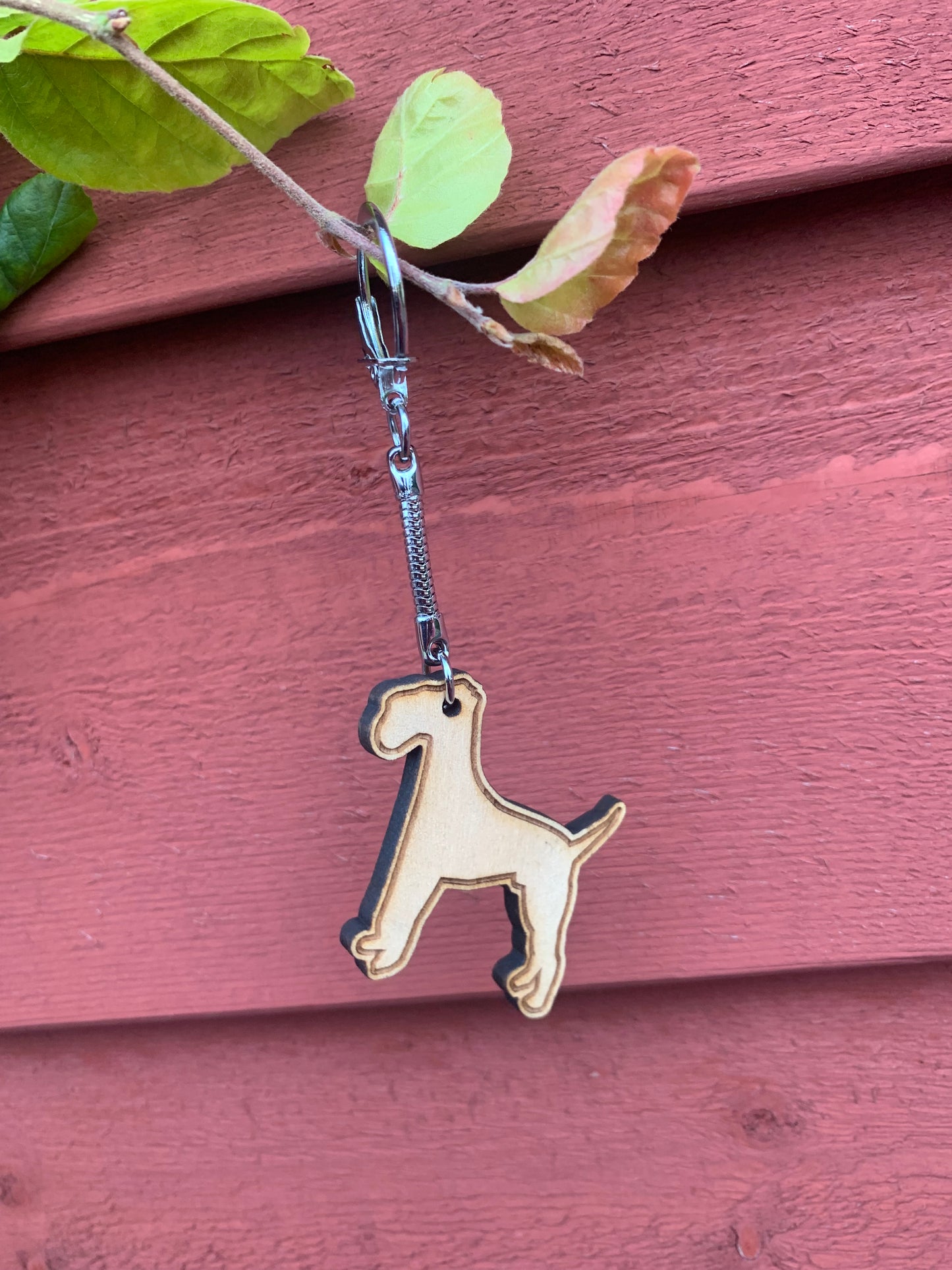 Terrier-Schlüsselanhänger aus Holz